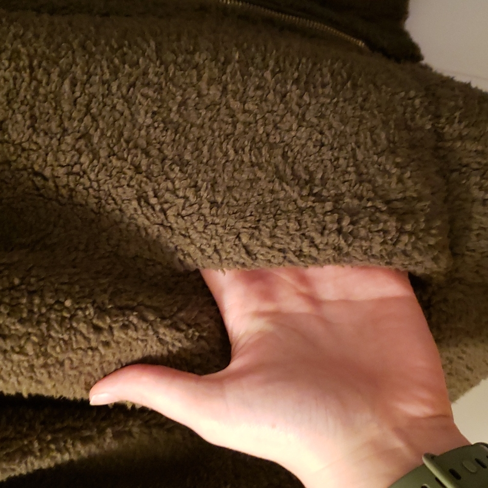 Fuzzy green jacket - Picture 4 of 4